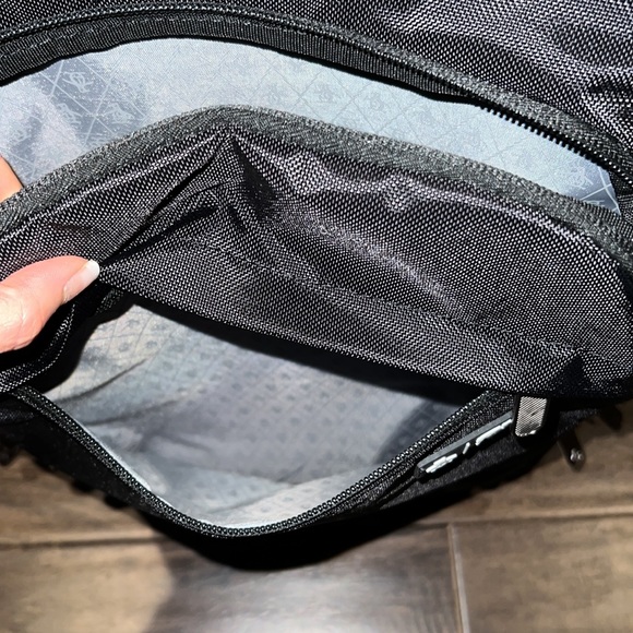 Original Penguin by Munsingwear Black Gold Backpack Travel Laptop Bag - Picture 11 of 13